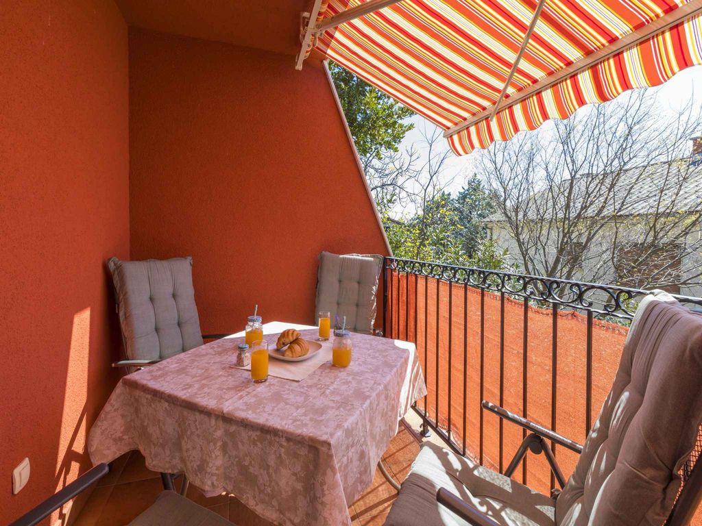 Ferienwohnung mit Terrasse und Meerblick