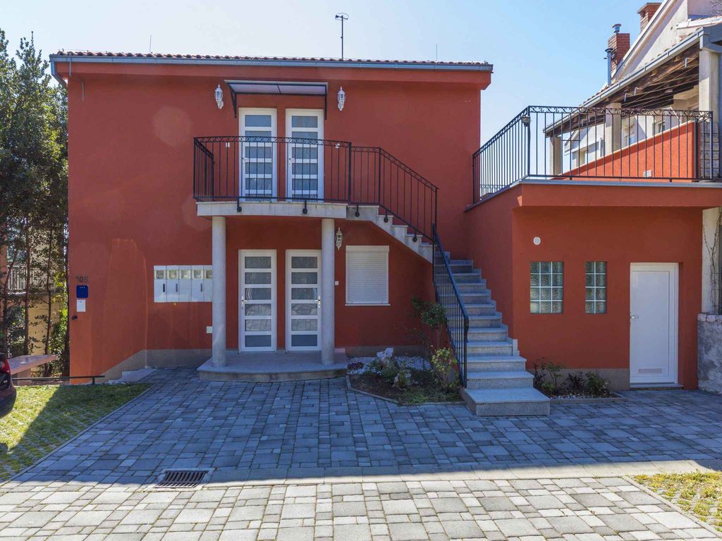 Ferienwohnung mit Terrasse und Meerblick