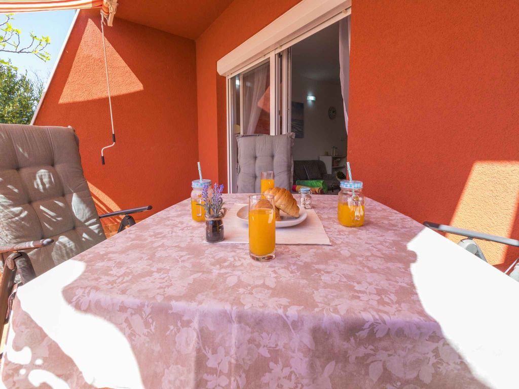 Ferienwohnung mit Terrasse und Meerblick