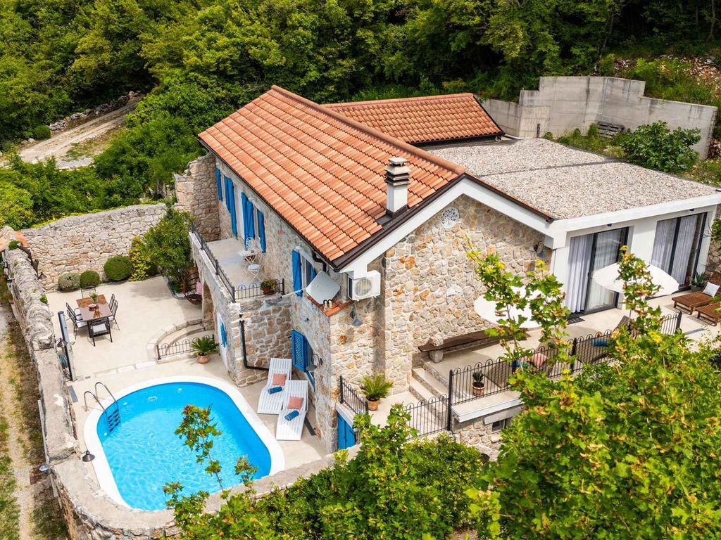 Ferienhaus mit Klimaanlage und Außenpool