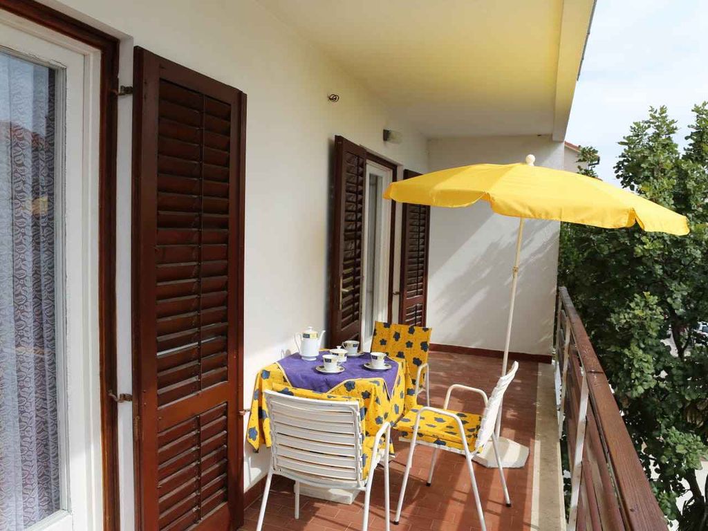 Ferienwohnung mit Balkon und Meerblick