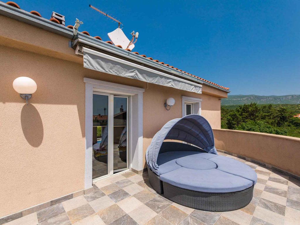 Villa mit Swimmingpool und Whirlpool
