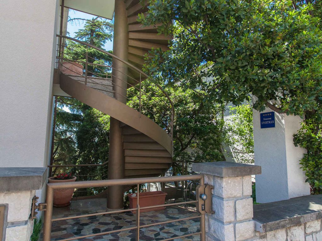 Studio mit Balkon und Klimaanlage