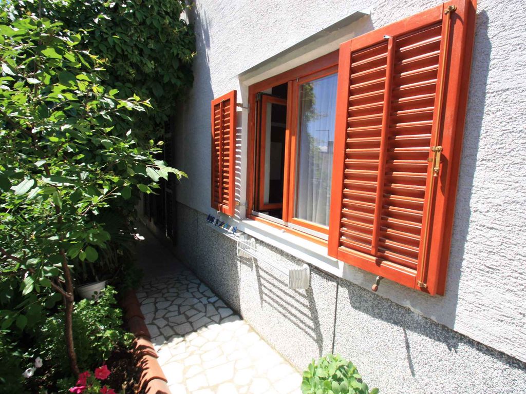Ferienwohnung mit Klimaanlage und Terrasse