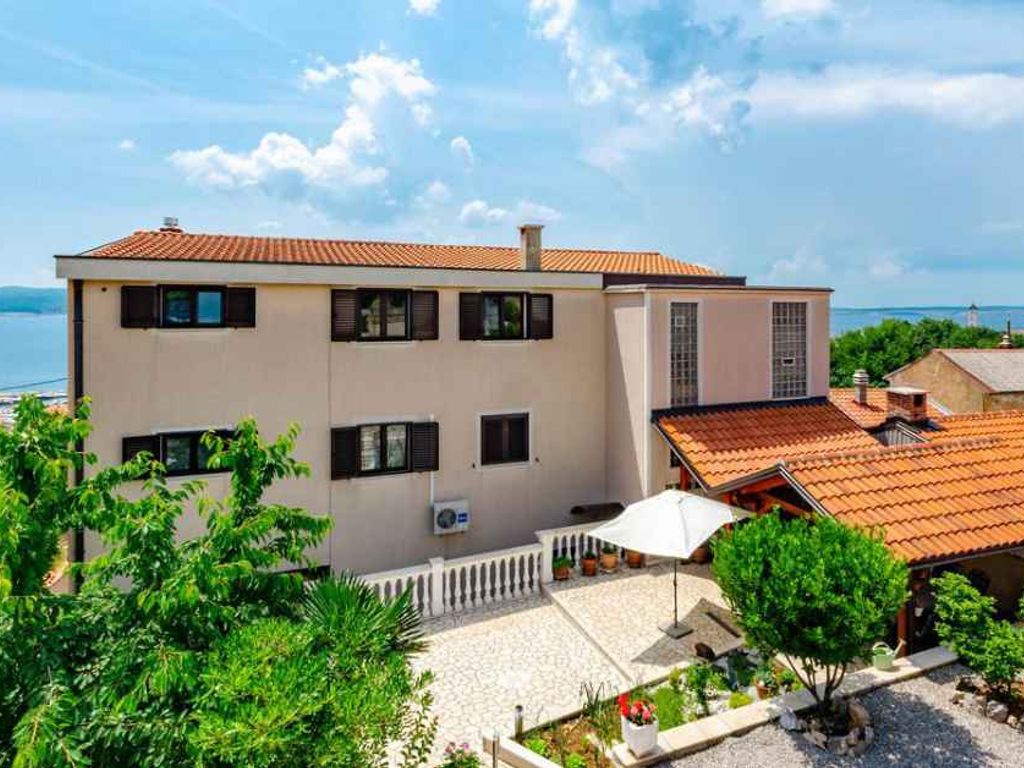 Ferienwohnung mit Balkon und Meerblick