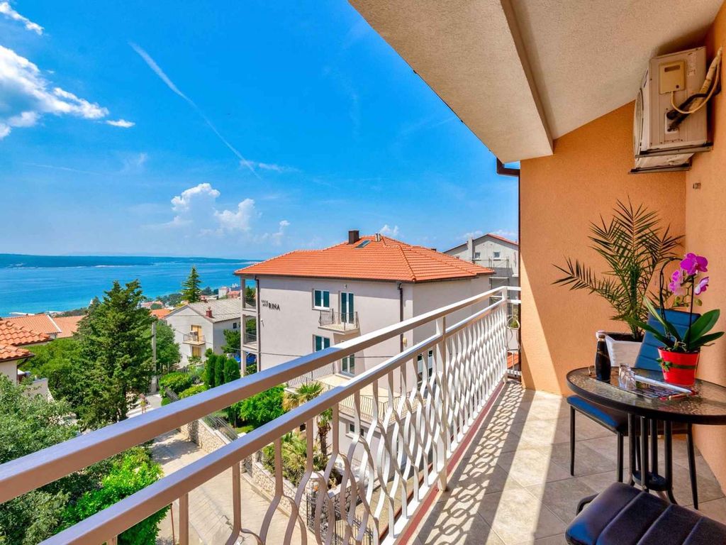 Ferienwohnung mit Balkon und Meerblick