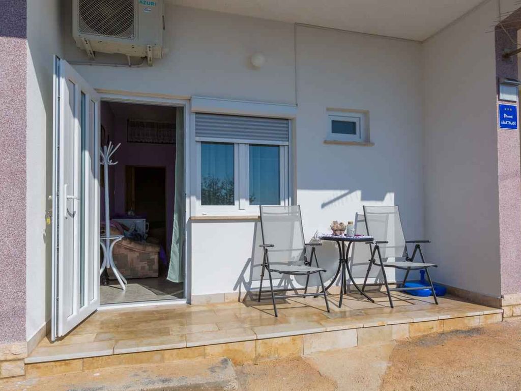Ferienwohnung mit Terrasse und Klimaanlage