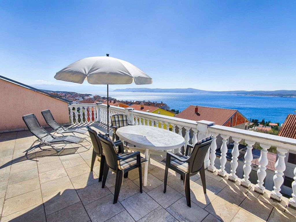 Ferienwohnung mit großer Terrasse und Meerblick