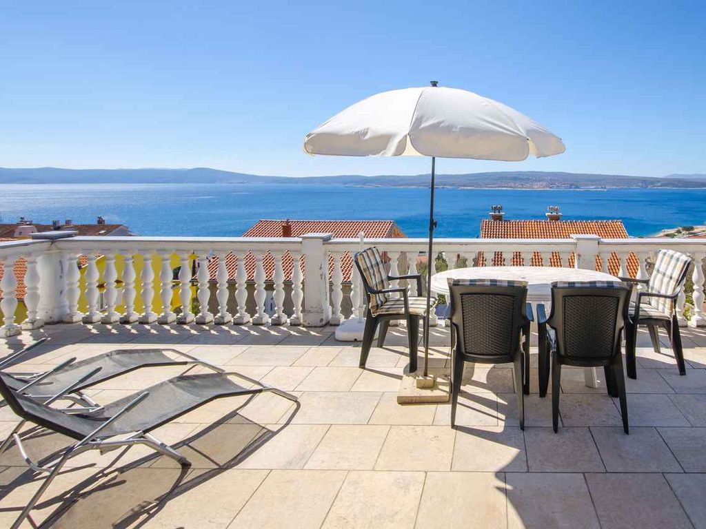Ferienwohnung mit großer Terrasse und Meerblick