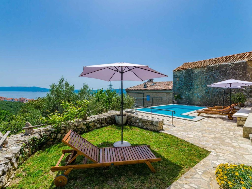 Ferienhaus mit Swimmingpool und Panoramablick