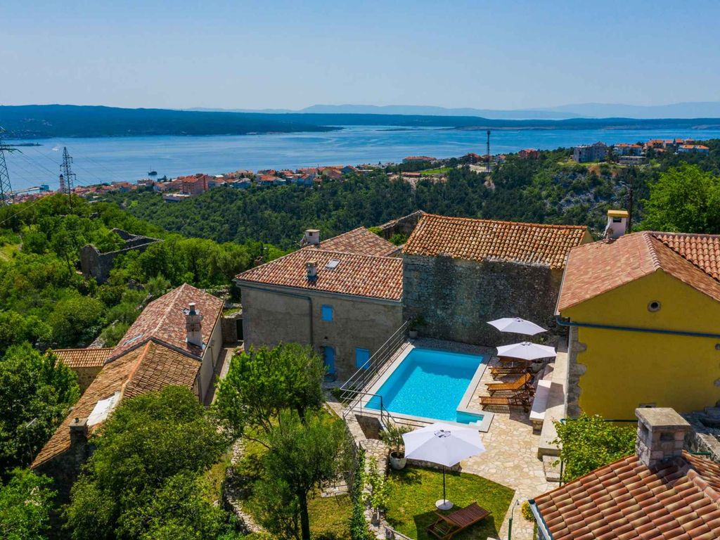 Ferienhaus mit Swimmingpool und Panoramablick