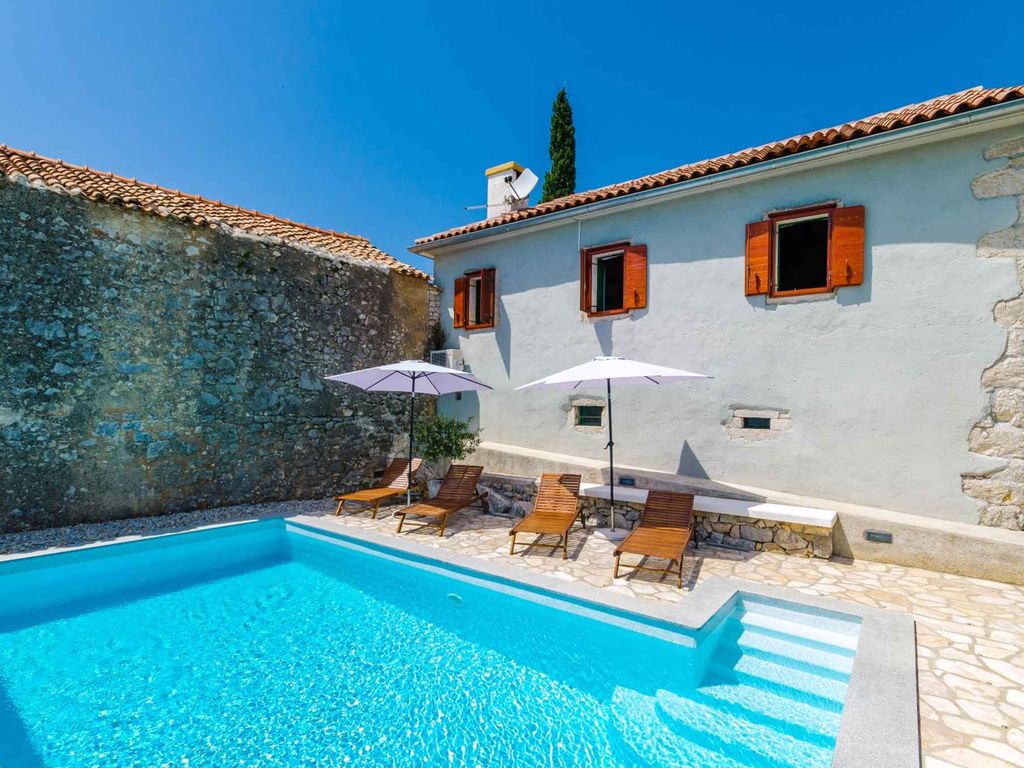 Ferienhaus mit Swimmingpool und Panoramablick