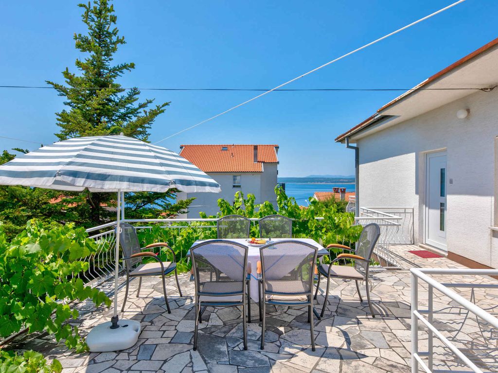 Ferienwohnung mit Terrasse und Meerblick