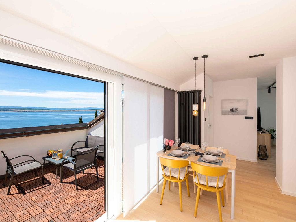 Ferienwohnung mit Balkon und Meerblick