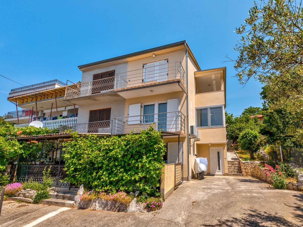 Ferienwohnung mit Meerblick und privater Terrasse