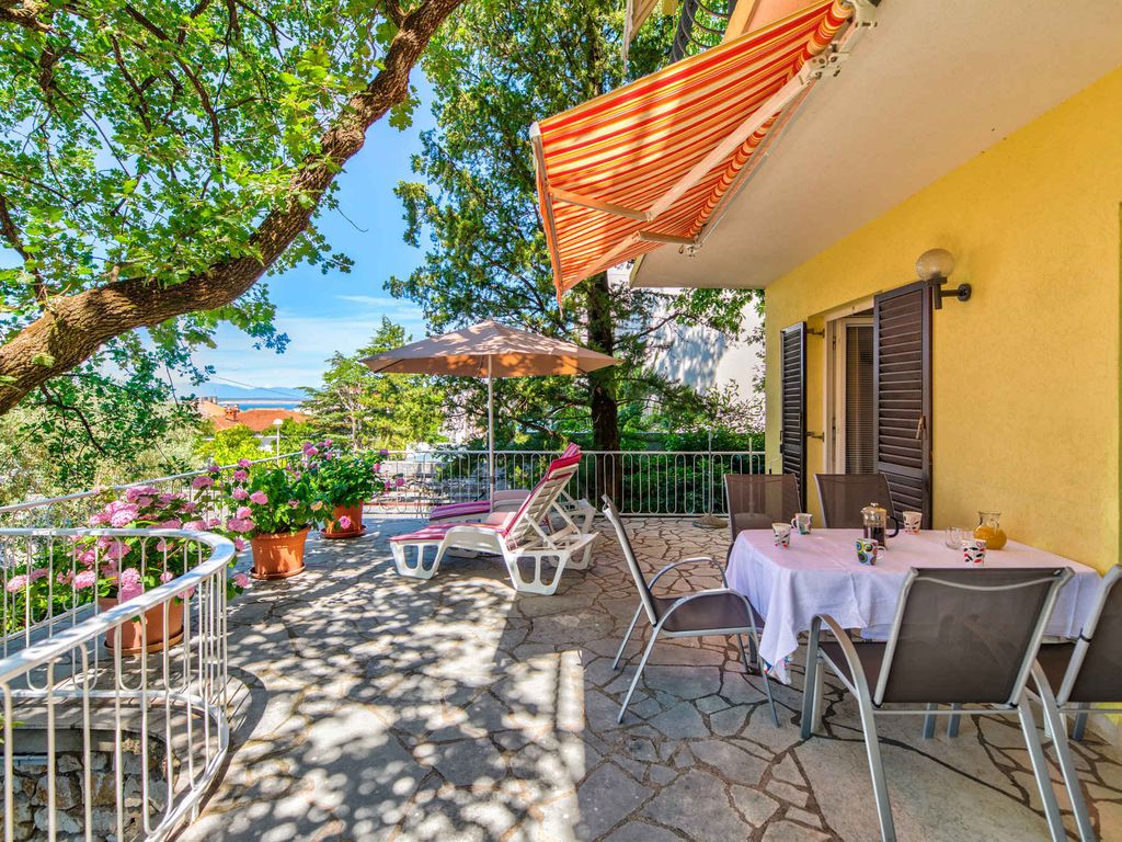 Ferienwohnung mit gemütlicher Terrasse und Grill