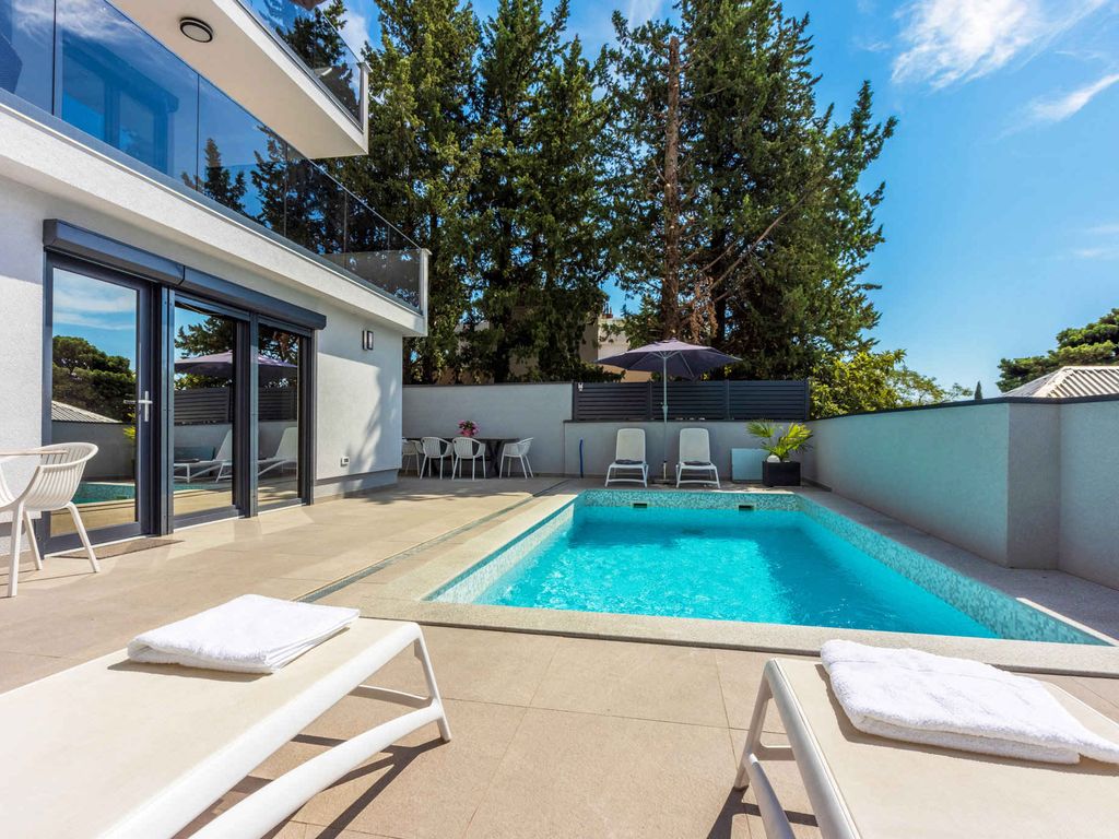 Ferienwohnung mit Außenpool