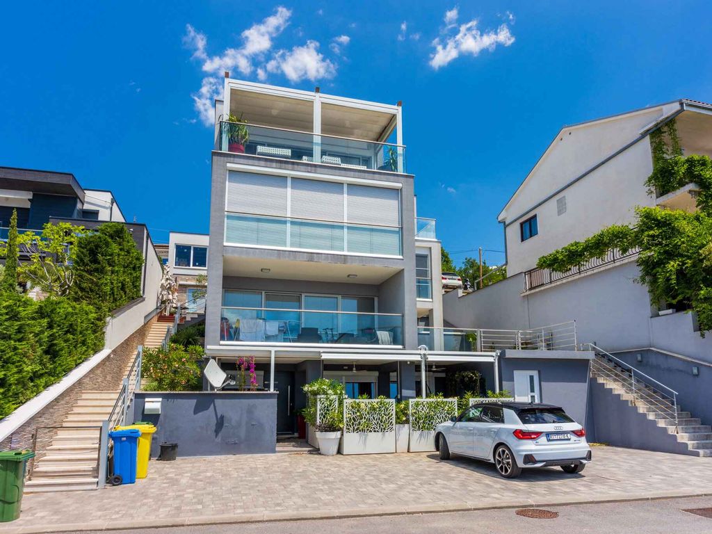 Ferienwohnung mit Terrasse und Whirlpool