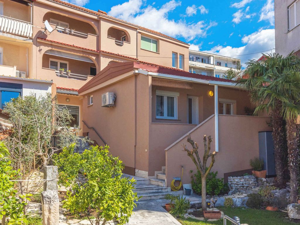 Ferienwohnung mit Terrasse und Klimaanlage