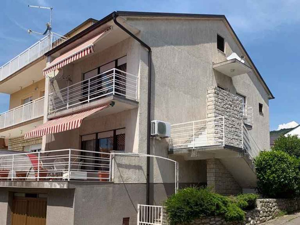 Studio mit Balkon und Klimaanlage