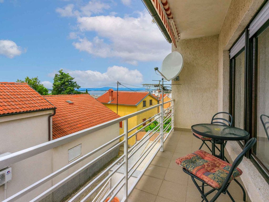 Studio mit Balkon und Klimaanlage