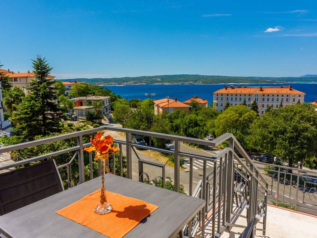 Ferienwohnung mit Balkon und Meerblick