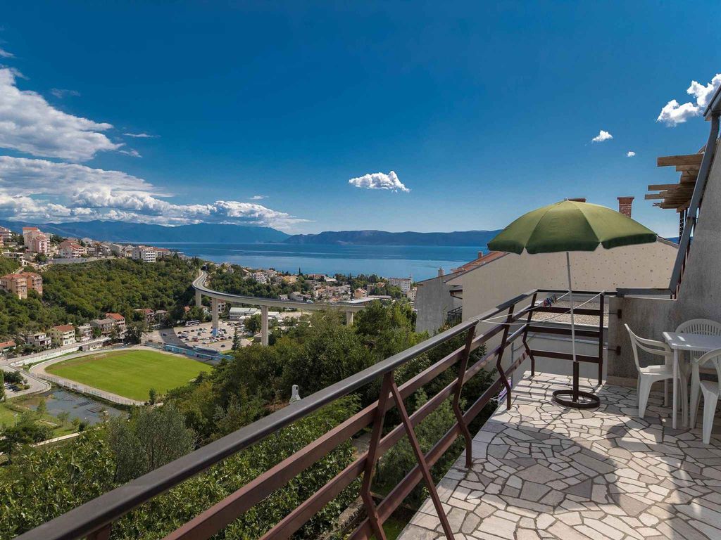 Ferienwohnung mit Terrasse und Meerblick
