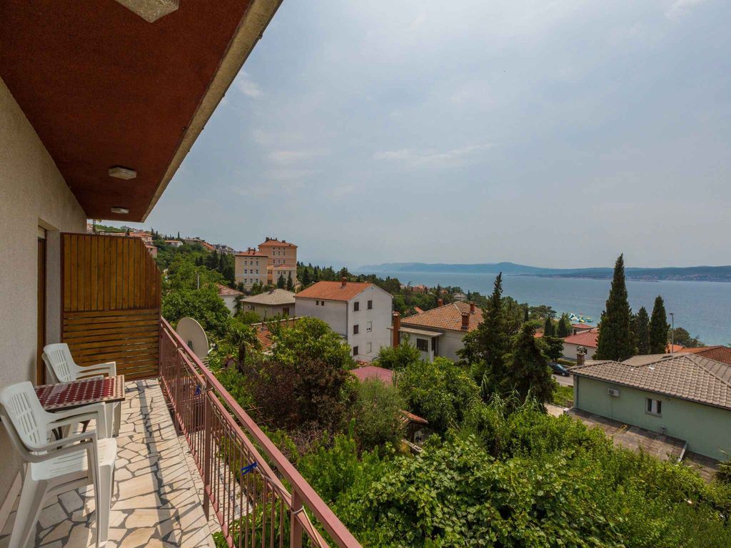 Ferienwohnung mit Balkon und Meerblick