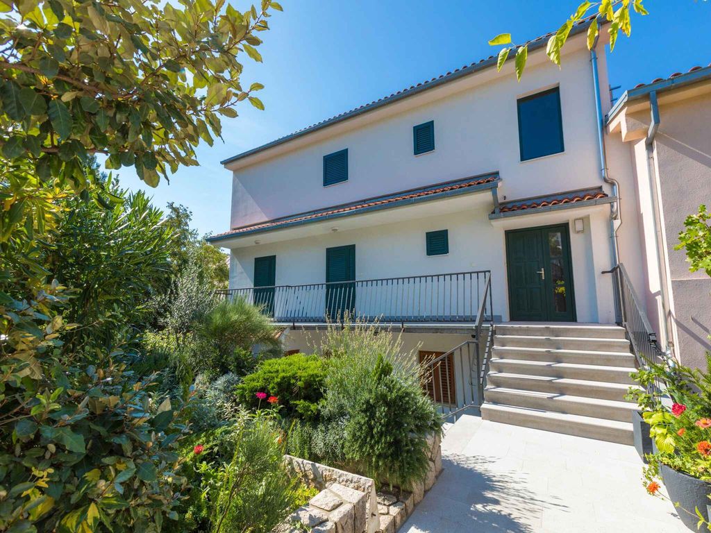 Ferienwohnung mit Terrasse und Grill