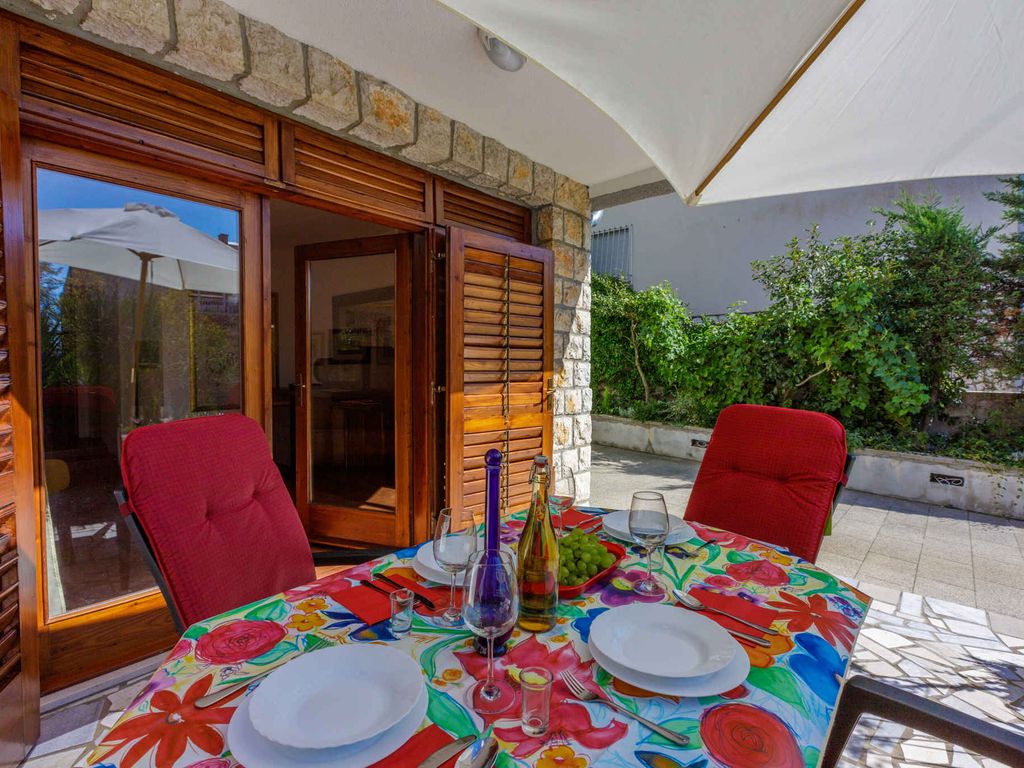 Ferienwohnung mit Terrasse und Grill