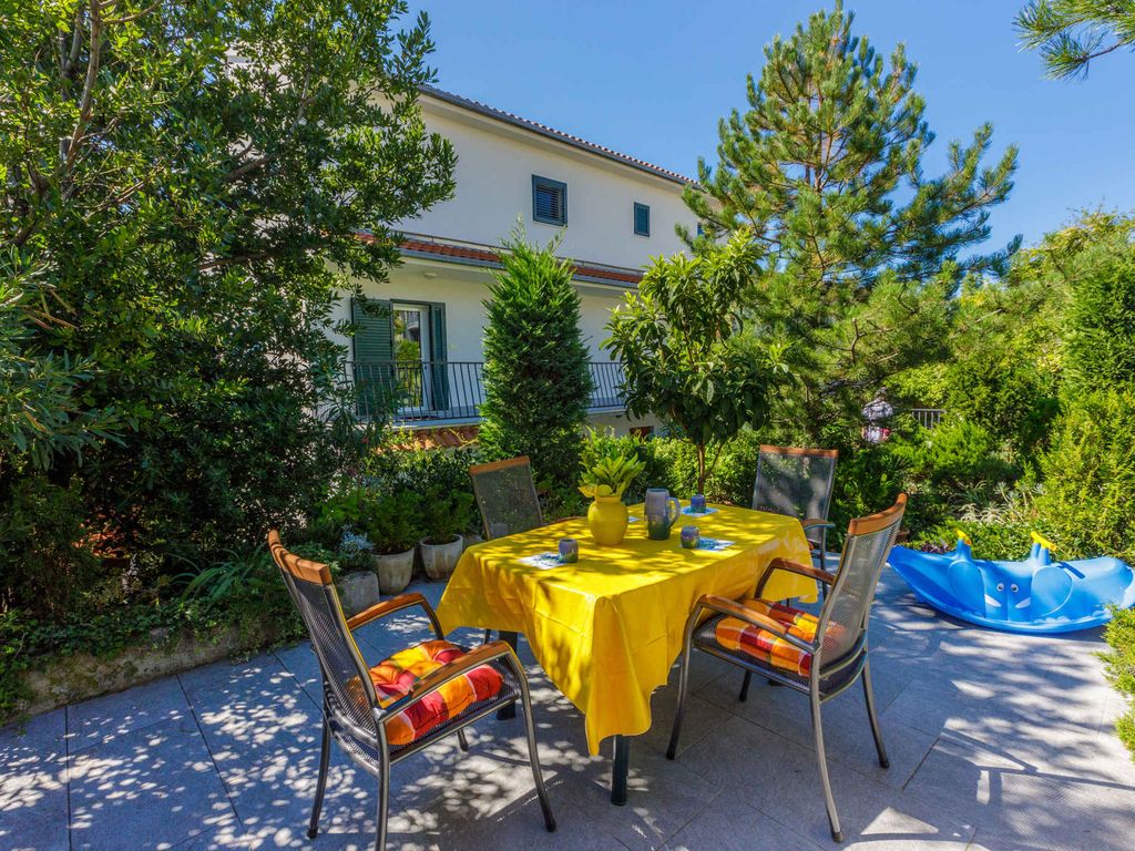 Ferienwohnung mit Balkon und Grill