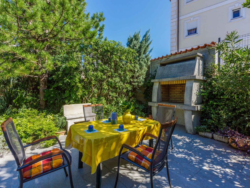 Ferienwohnung mit Balkon und Grill