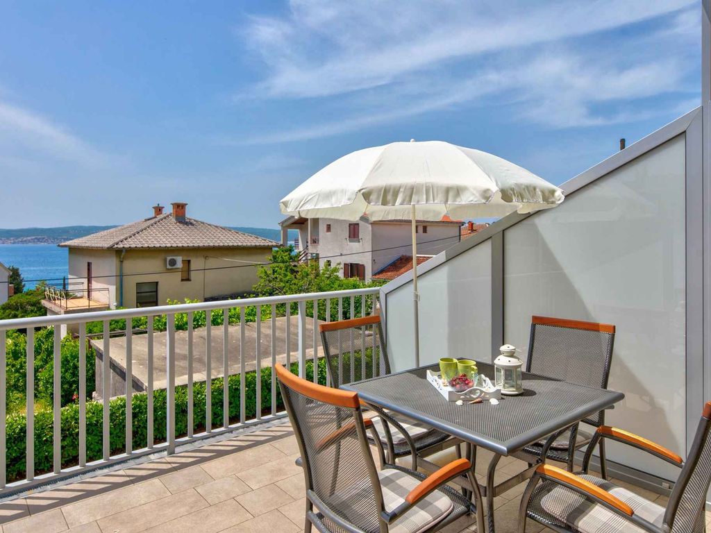 Ferienwohnung mit Balkon und Pool