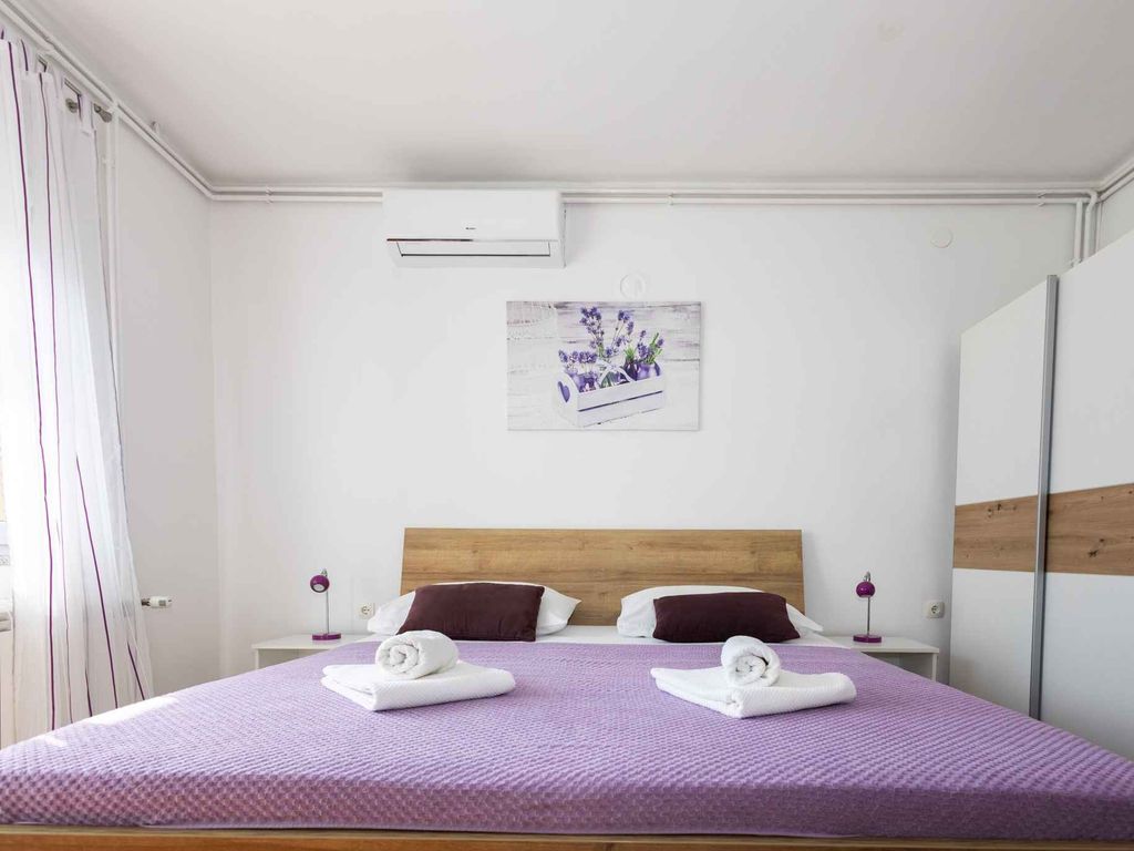 Ferienwohnung mit Pool, Grill und Klimaanlage