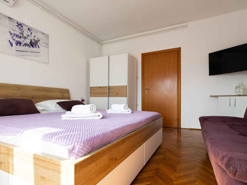 Ferienwohnung mit Pool, Grill und Klimaanlage