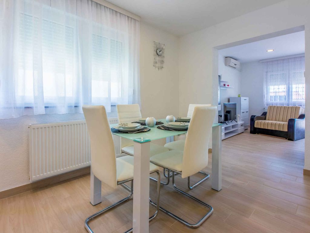 Ferienwohnung mit Balkon und Grill