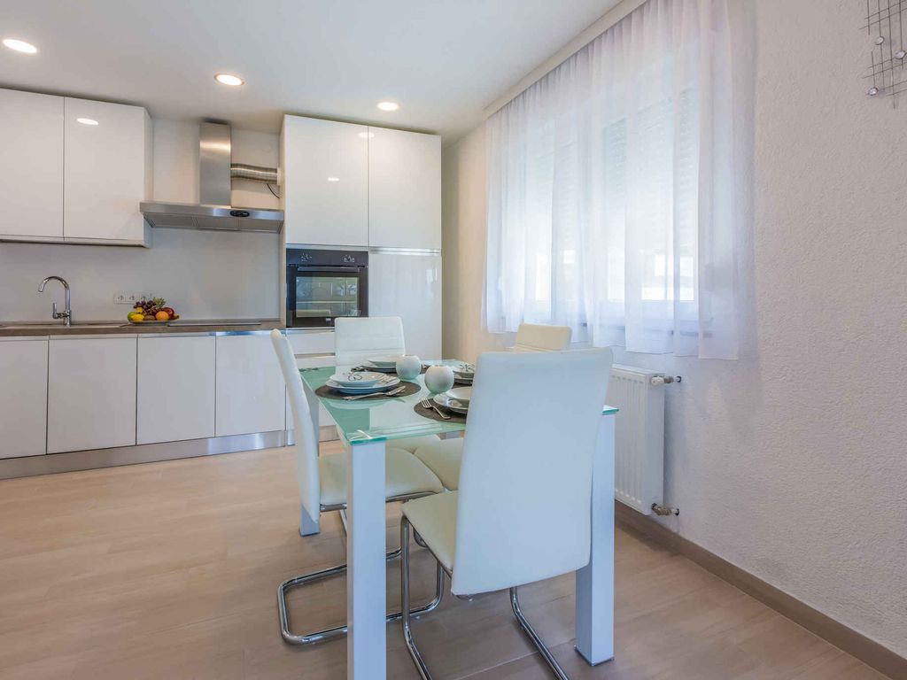 Ferienwohnung mit Balkon und Grill