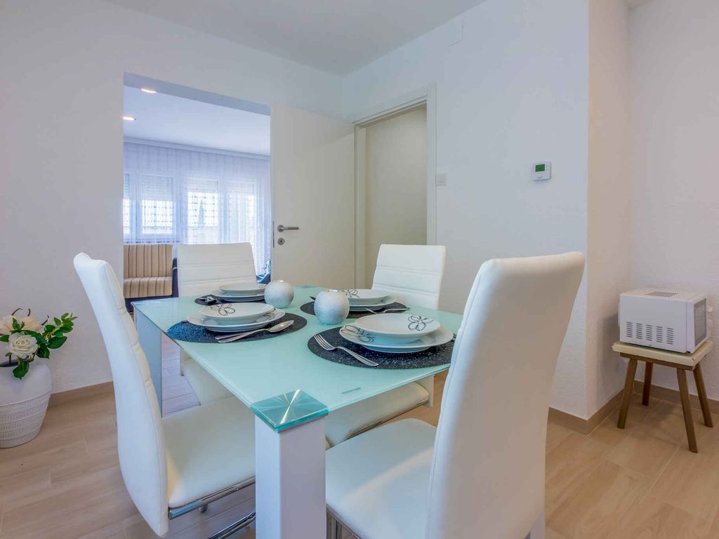 Ferienwohnung mit Balkon und Grill