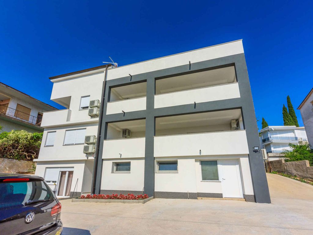 Ferienwohnung mit Balkon und Grill