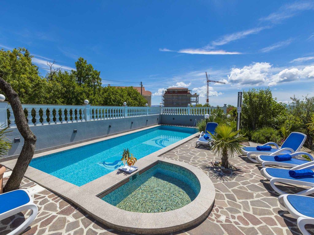 Villa mit Schwimmbad
