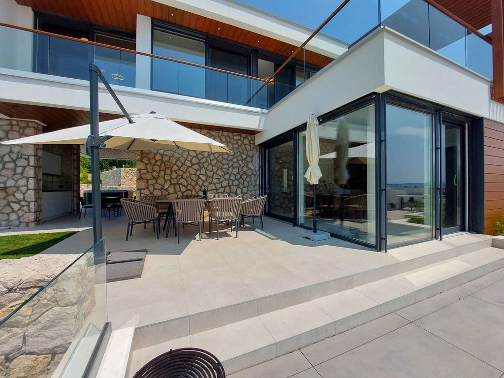 Ferienhaus mit Klimaanlage und Pool