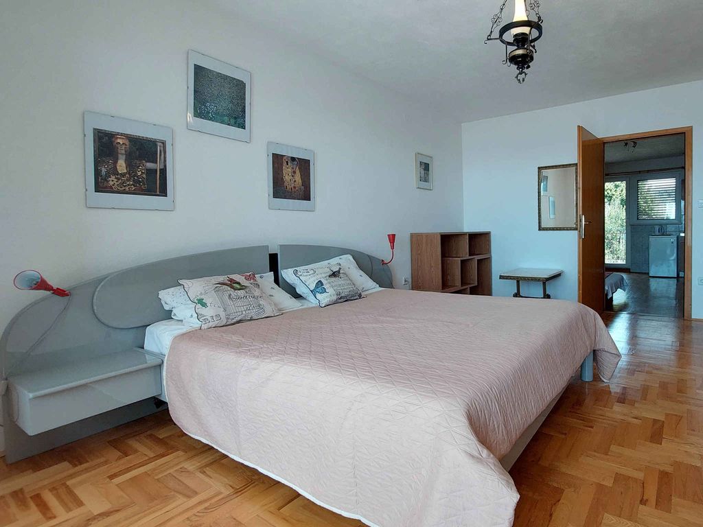 Ferienwohnung mit Garten und Terrasse