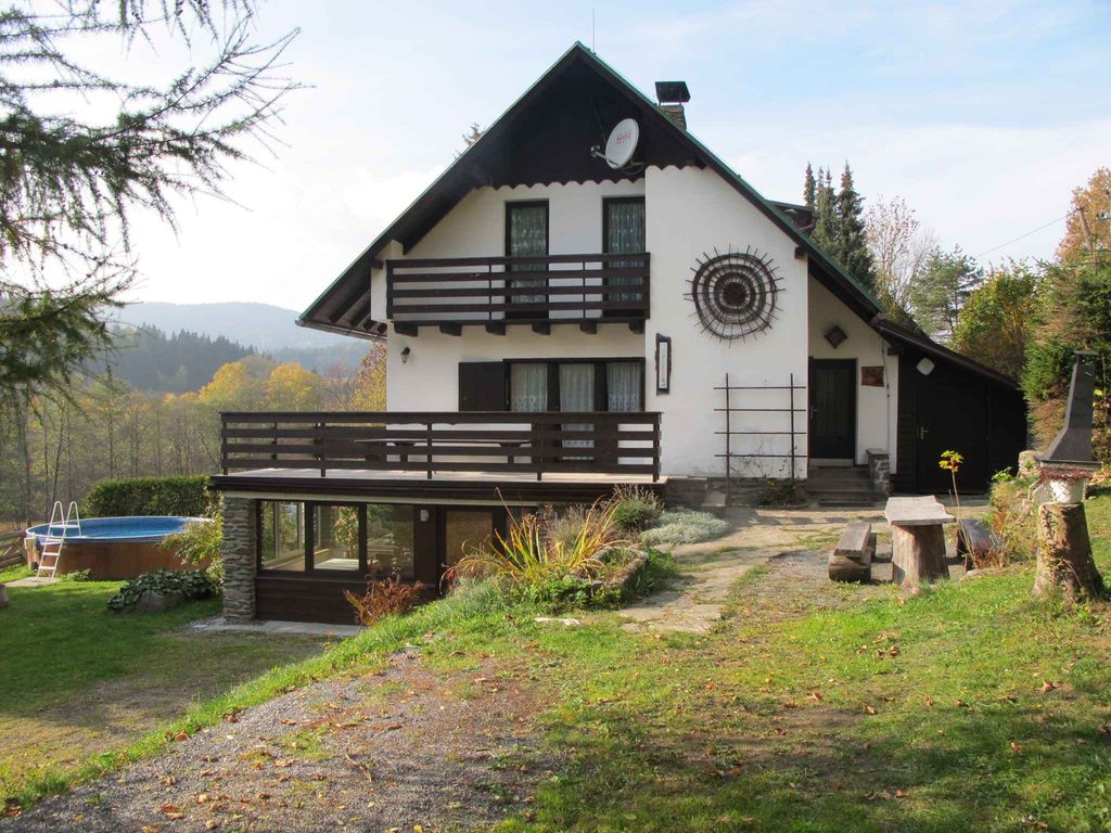 Ferienhaus mit Kamin, Sauna, Spielezimmer und beheiztem Pool