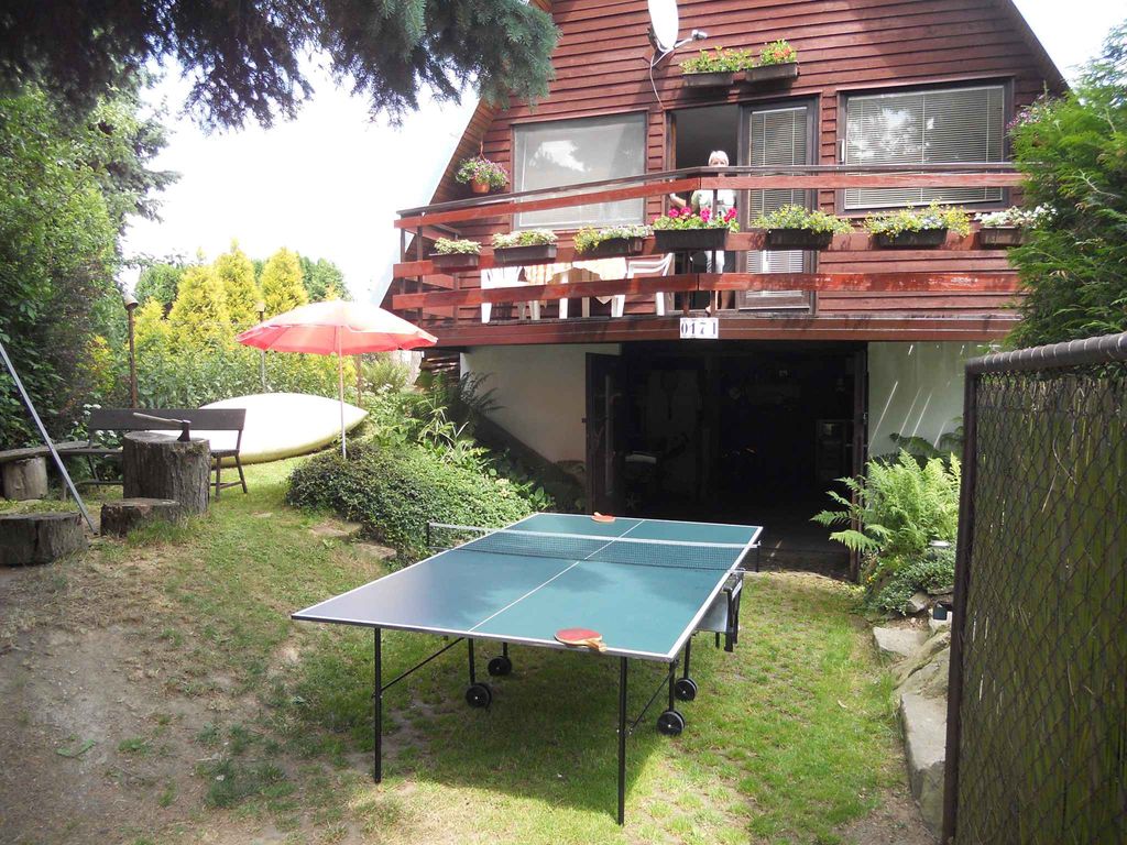 Ferienhaus mit Außenpool und Tischtennis am Angelteich Katlov