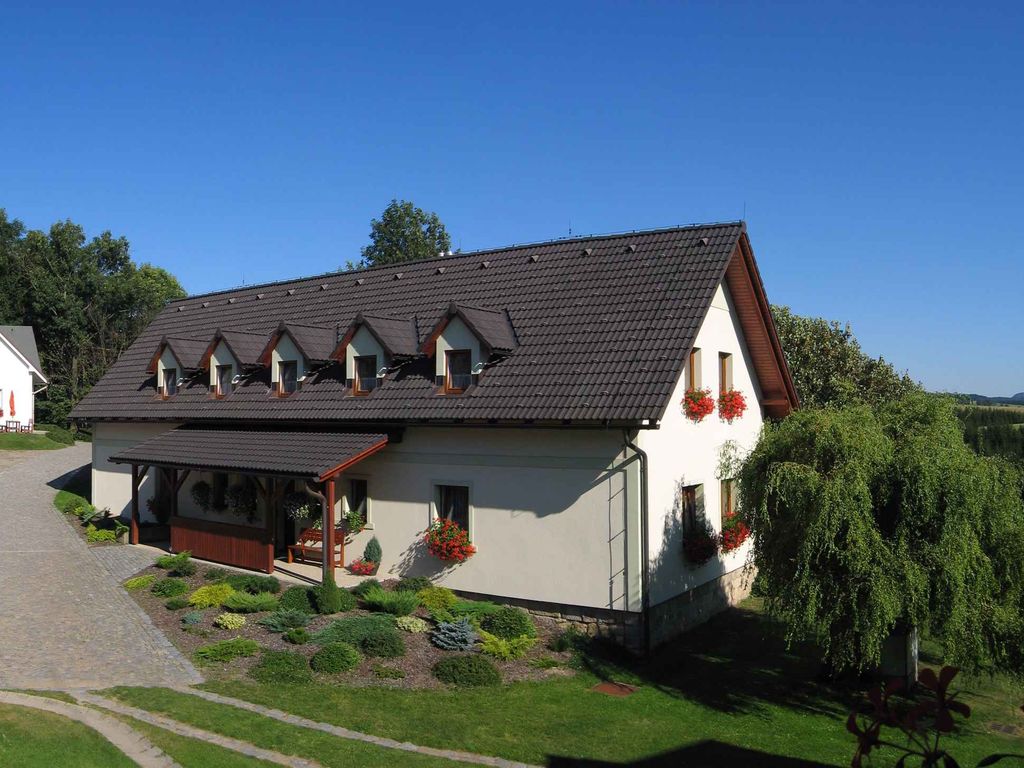 Ferienhaus mit großem Aufenthaltsraum in der Nähe von Adrspach Felsen