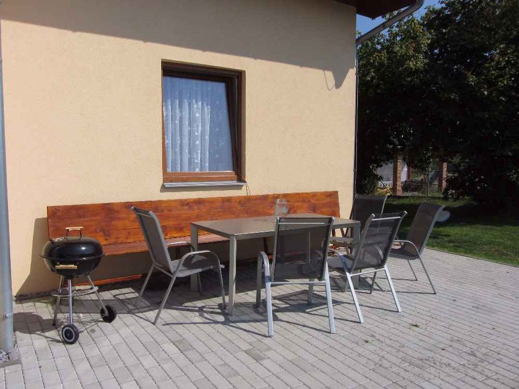 Ferienhaus mit Billard, Außenpool, Garten und Kinderschaukel