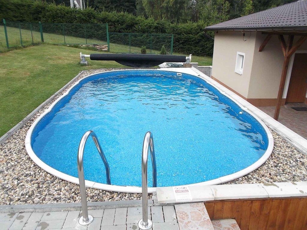 Bungalow mit einem Außenpool