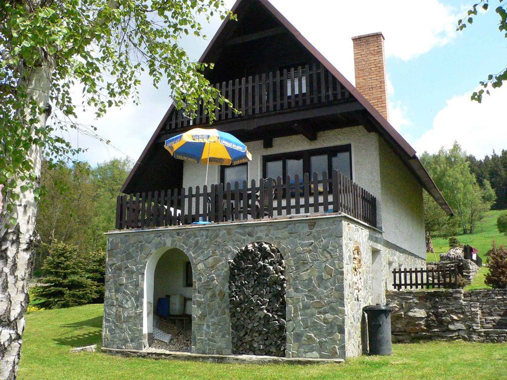 Ferienhaus am Wald mit Kaminofen und Billard