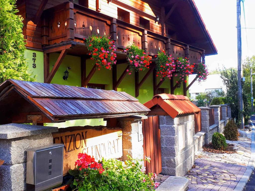 Ferienhaus mit Sauna und Freibad