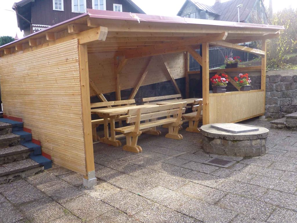 Ferienhaus mit Kaminofen in Hanglage